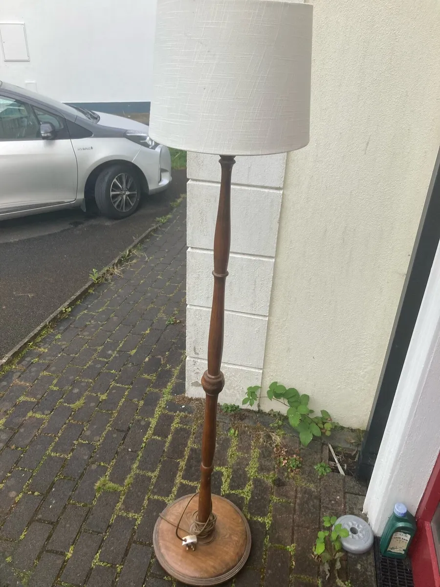 1920s oak 6 foot lamp - Image 1