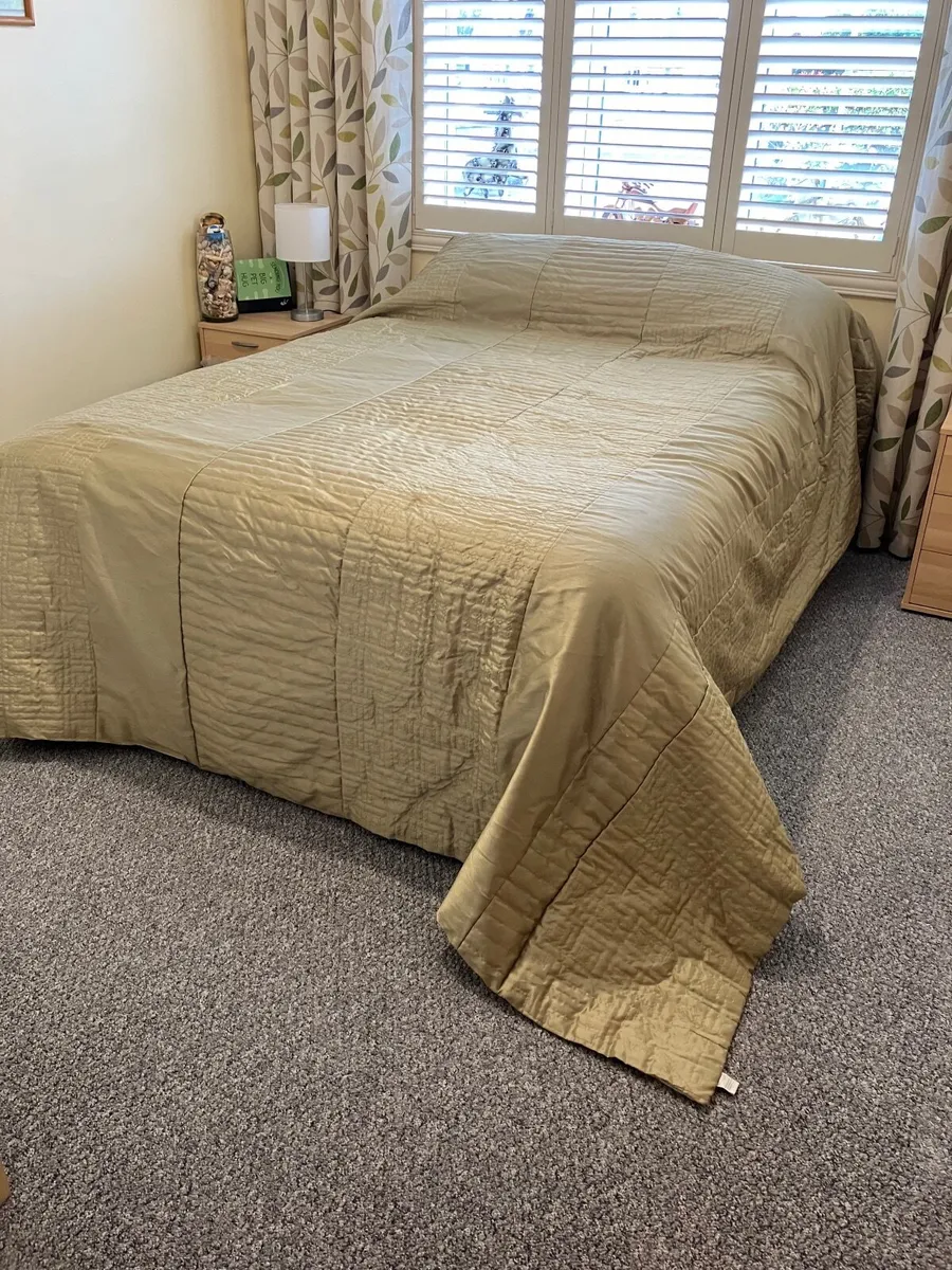 King Size Bedspread - Sage Green - €30 - Image 1