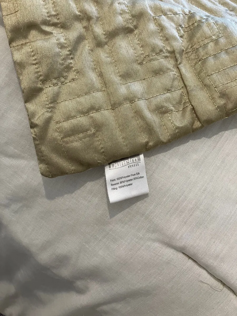 King Size Bedspread - Sage Green - €30 - Image 4