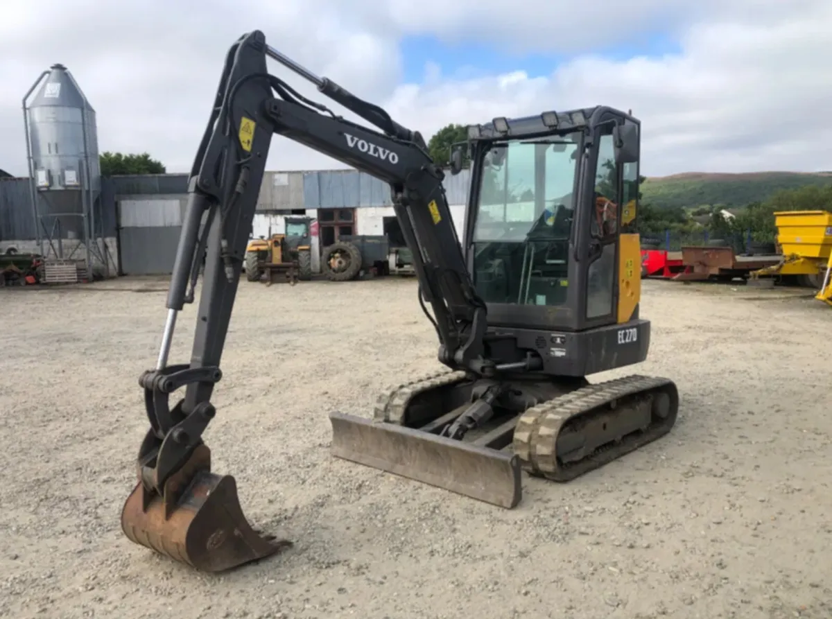 2018 Volvo EC27D - Image 2