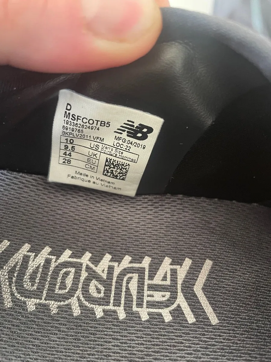 New Balance Uk 9.5 - Image 2