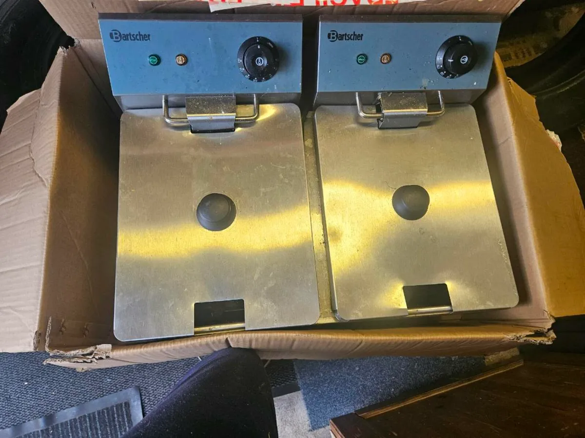 blue seal grill, double friers, run on plg gas - Image 4