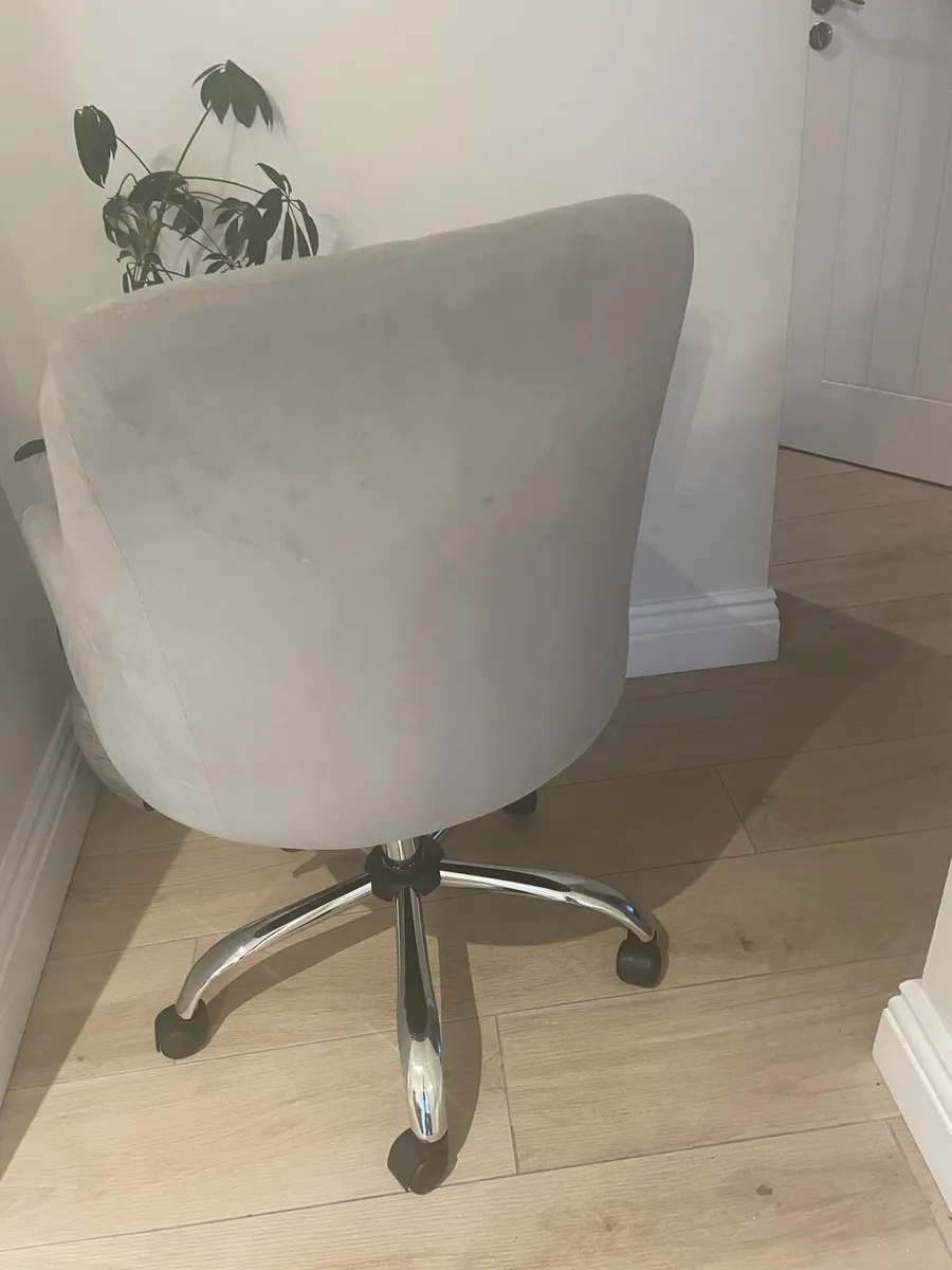 Office Chair - Image 3