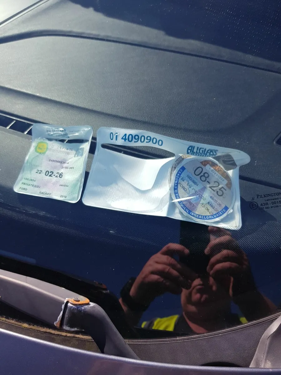 Ford Galaxy 2010 - Image 1