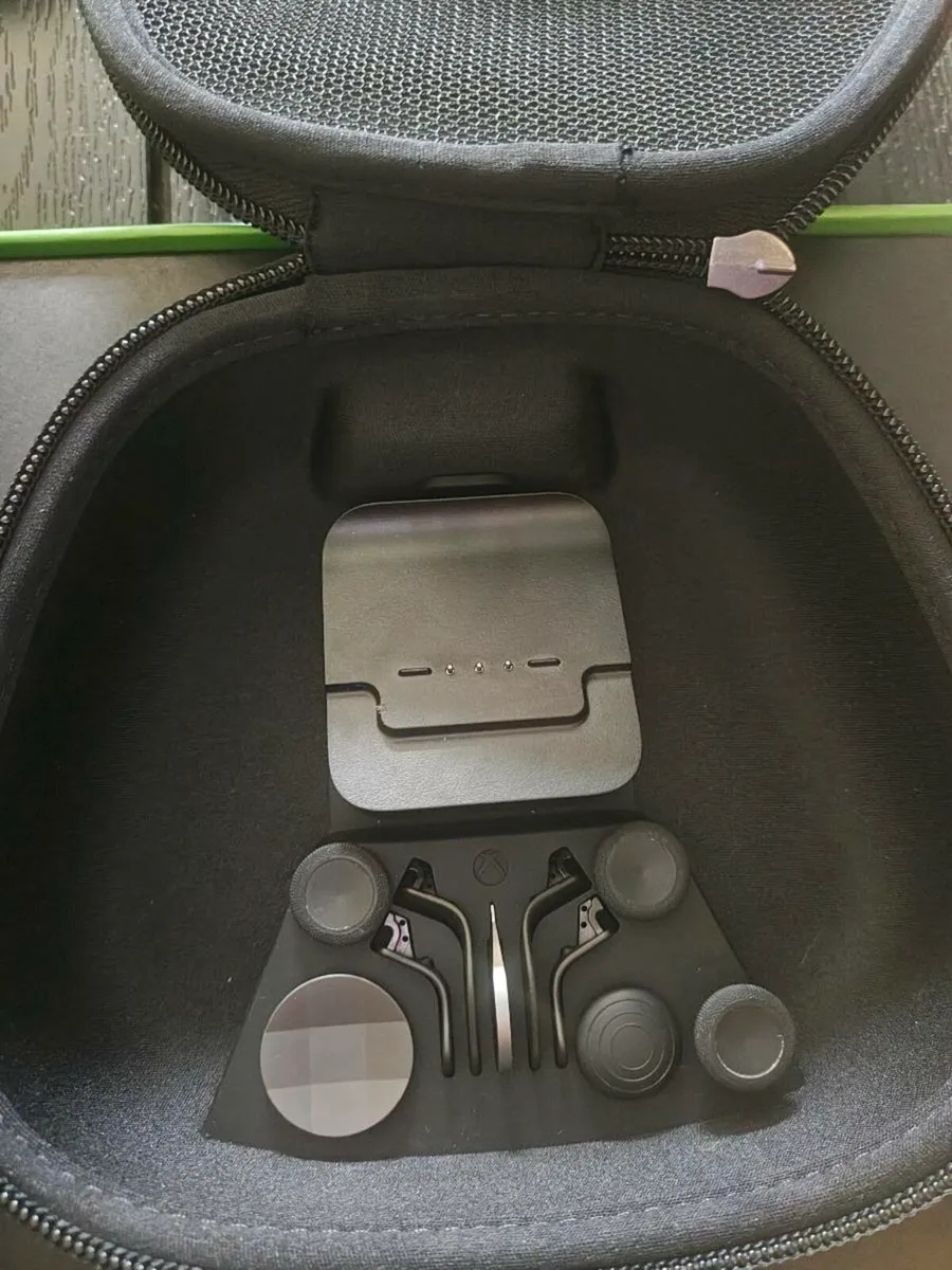 Xbox Elite Series 2 Controller - Image 3