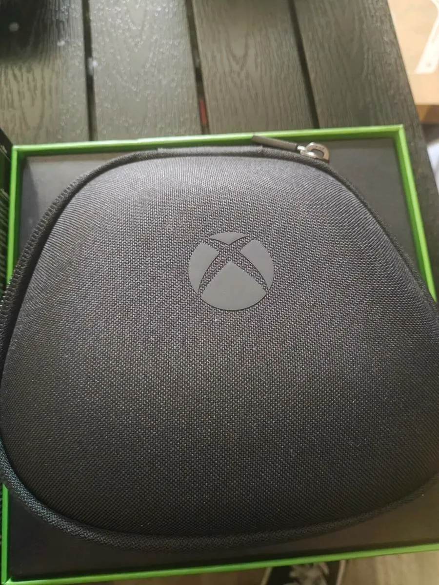 Xbox Elite Series 2 Controller - Image 4