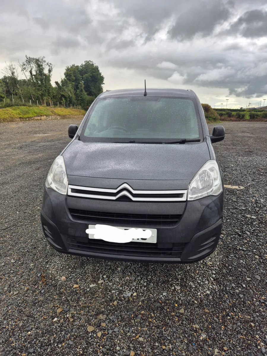 Van - Image 2
