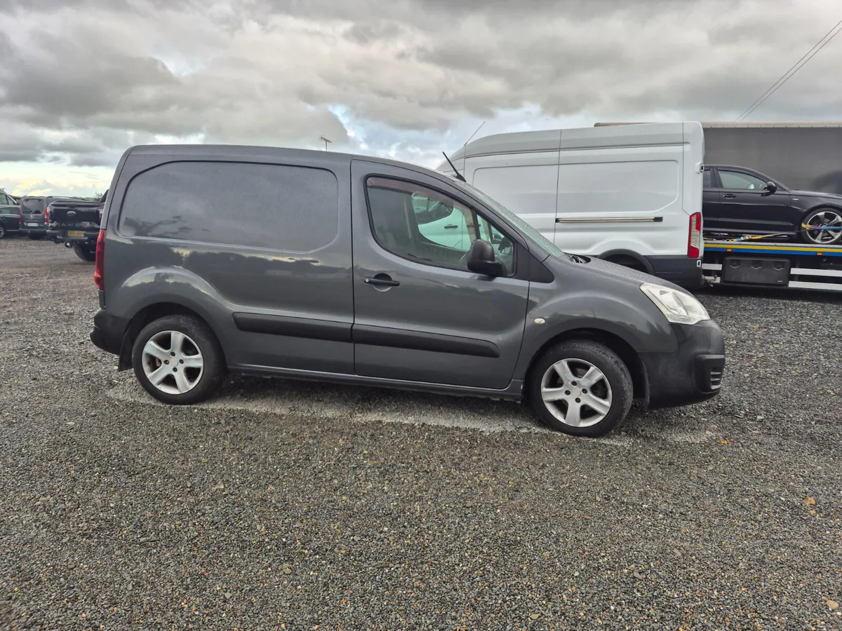 Van - Image 3