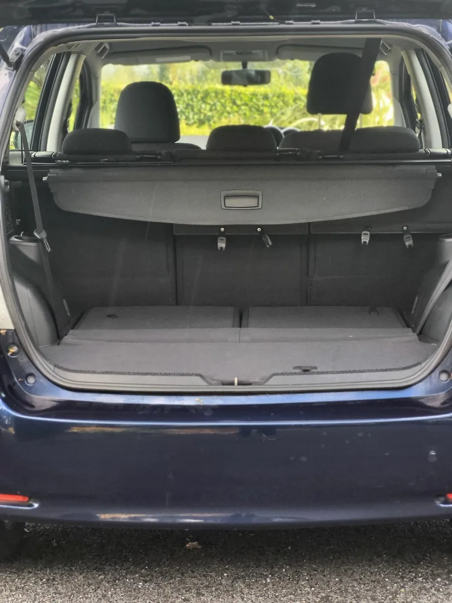 Toyota Verso 2010 - Image 4