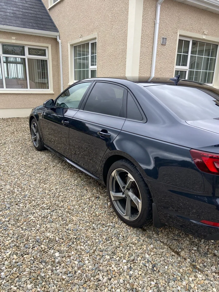 172 Audi A4 S-Line Black Edition Quattro 190bhp - Image 2