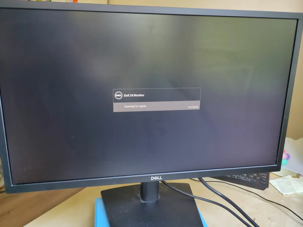Monitor /Screen, Dell 24 Inch, HDMI cable incl. - Image 3