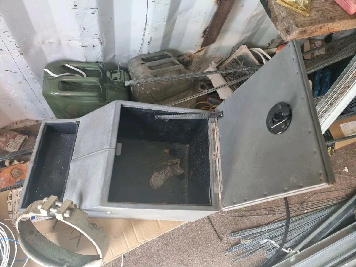 Land-rover defender cubby and diff guard - Image 3