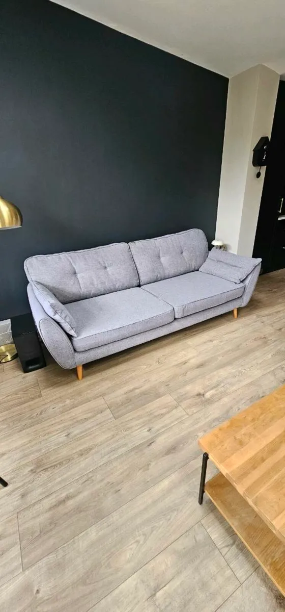 4 seater sofa - Image 2