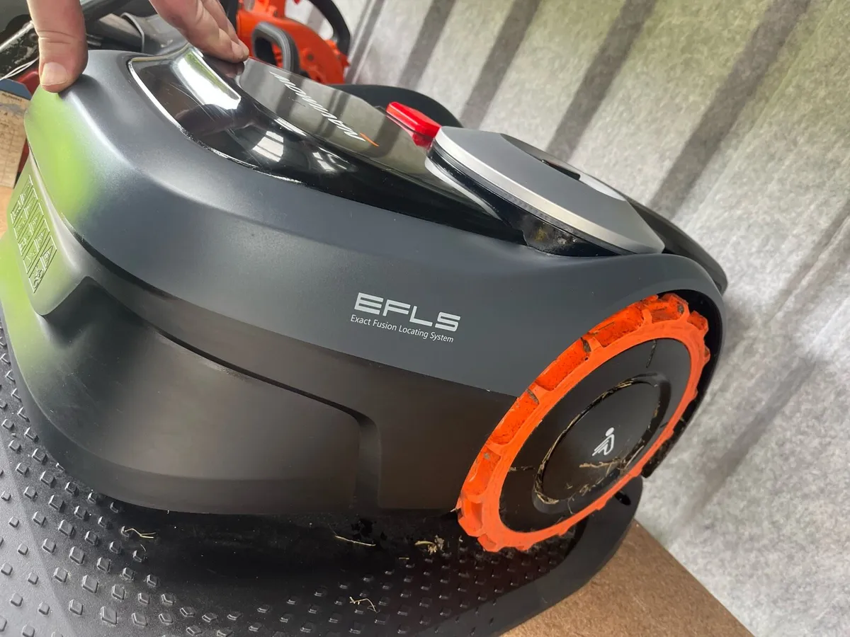 Segway robot mower i108E - Image 3