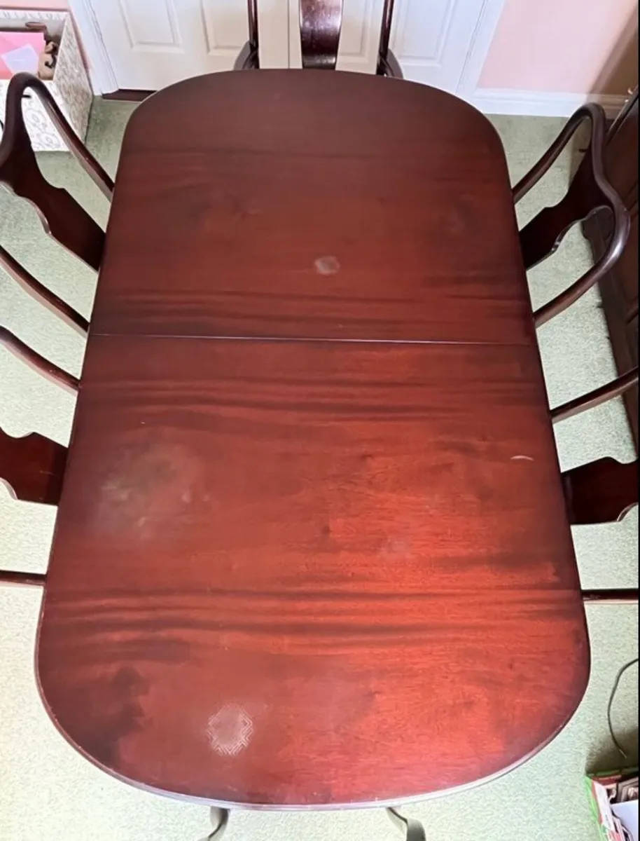 Mahogany extendable dinning table & 6 chairs - Image 2