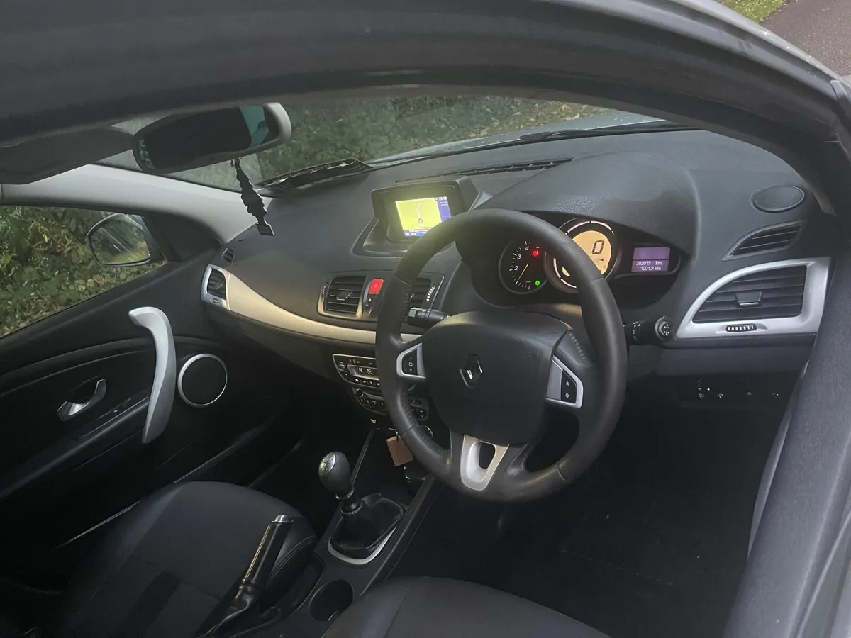 Renault Fluence 2010 - Image 4
