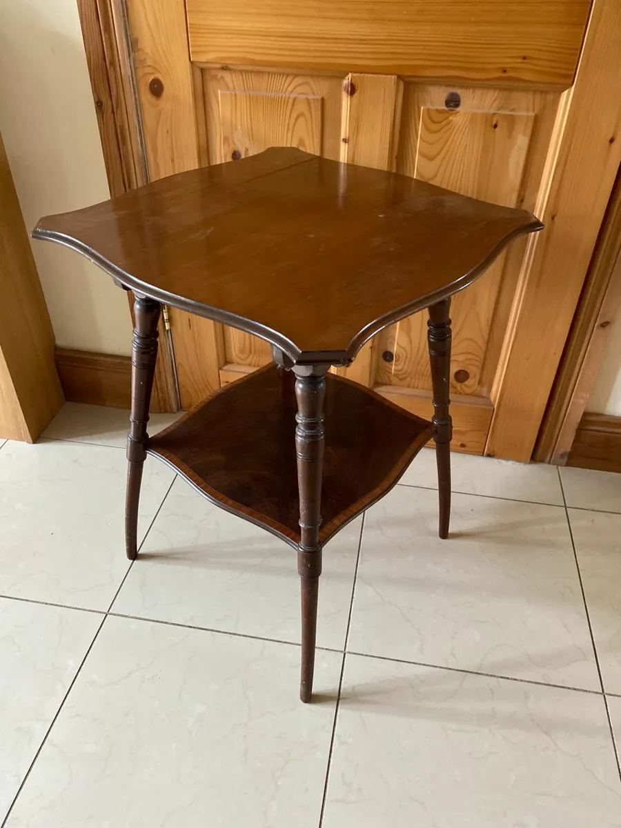Occasional side / lamp table RESTO CONDITION - Image 1