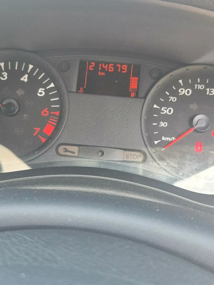 Renault Clio - Image 2