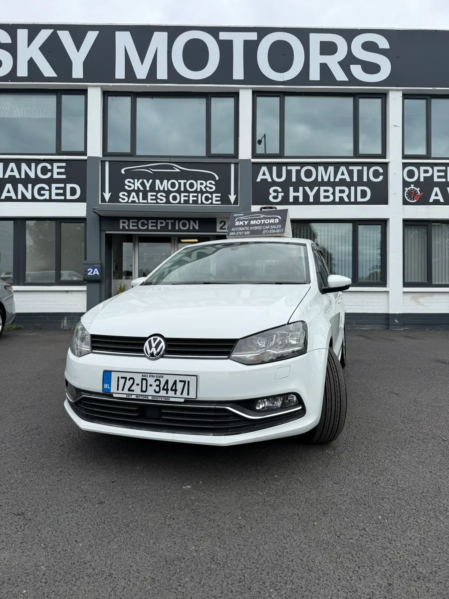 2017 VW Polo 1.2 Petrol Auto, Leather Pakage - Image 2