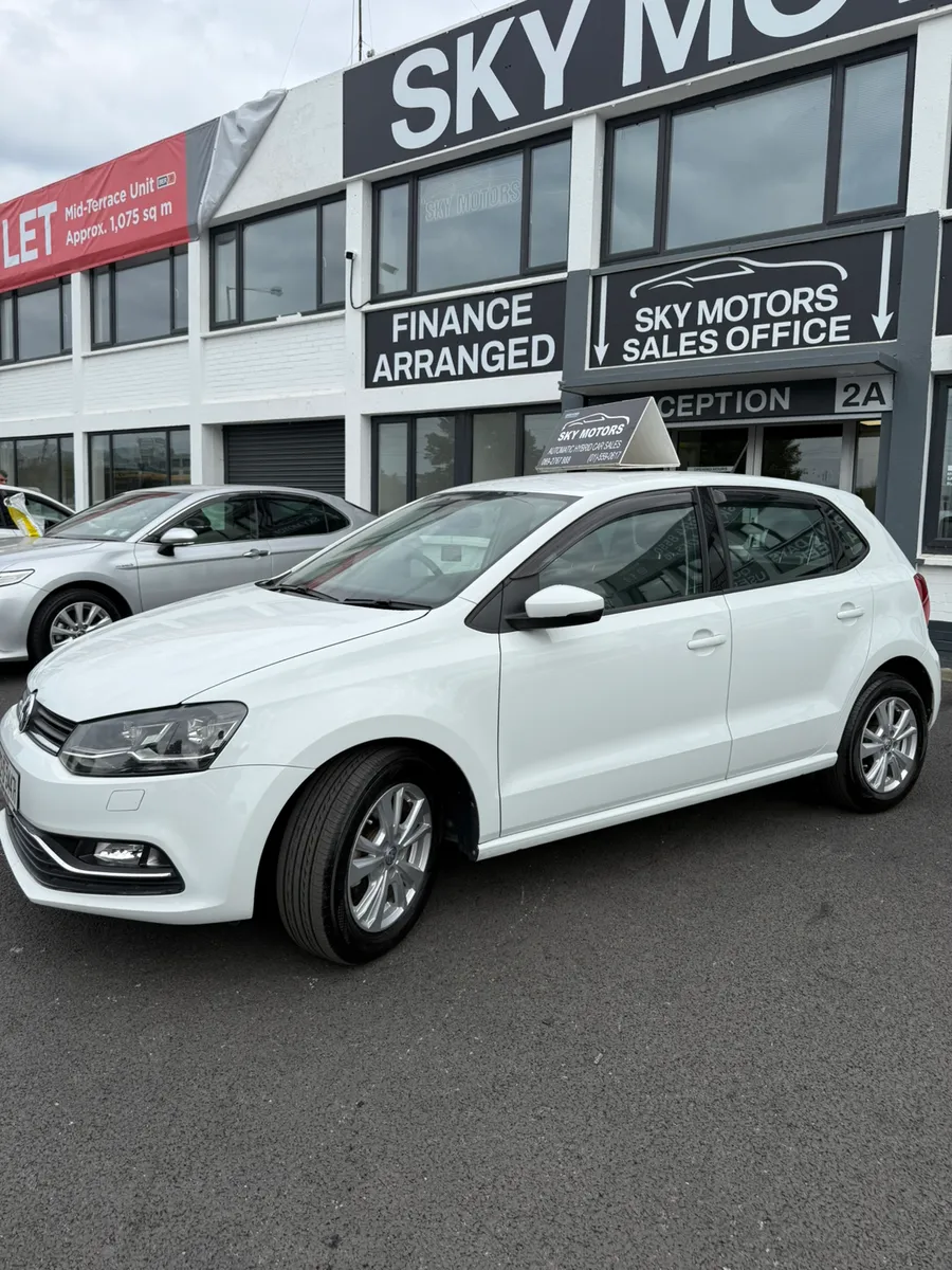 2017 VW Polo 1.2 Petrol Auto, Leather Pakage - Image 4