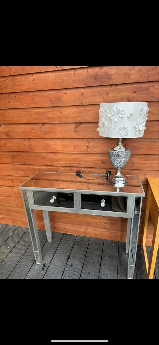 Table and lamp for sale