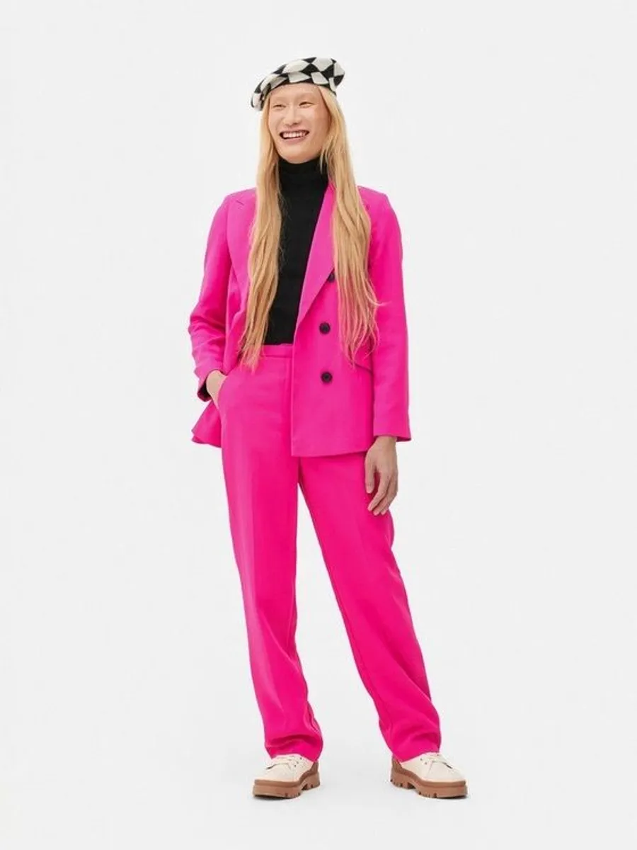 BRAND NEW Classic Pink Blazer: Size 8 - Image 2
