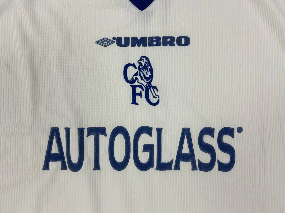 Genuine Vintage 1998 Umbro Chelsea London Jersey - Image 3