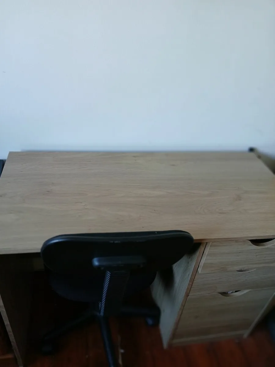 kids desk chair - Image 1