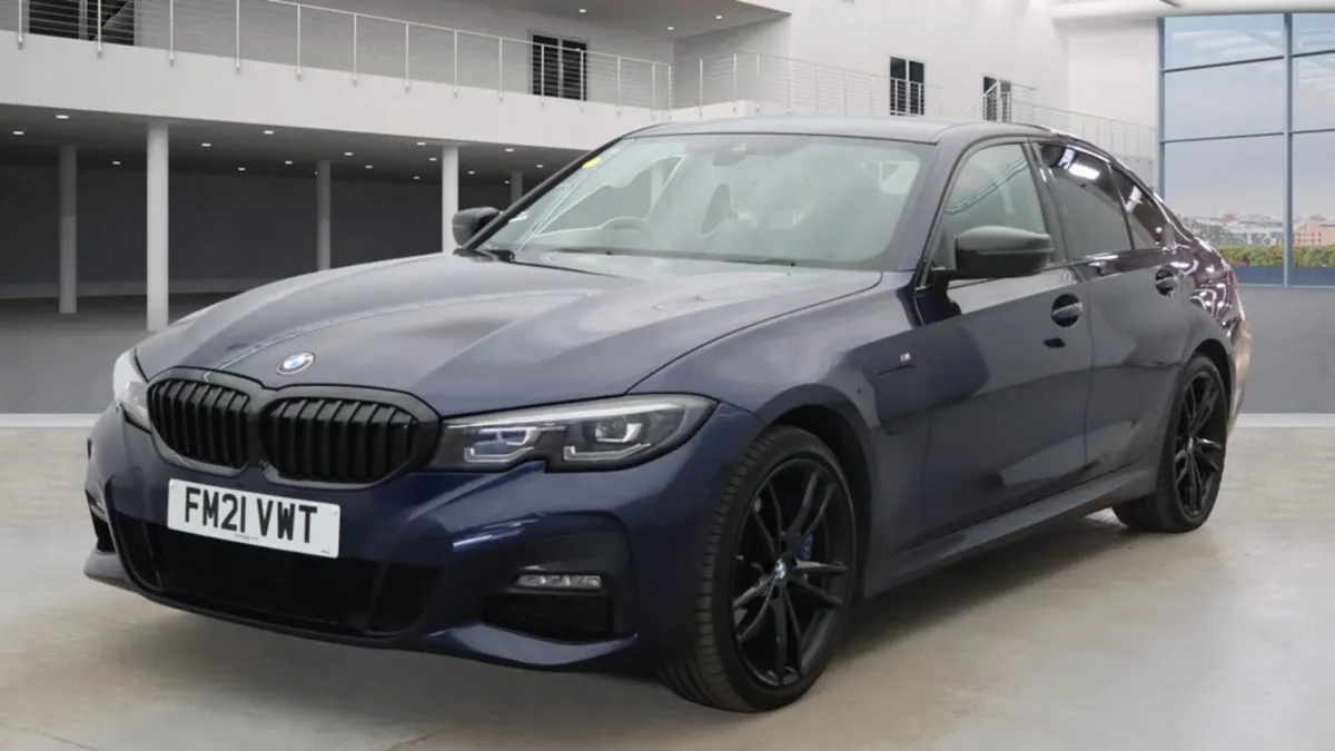 212 BMW 330E  MSPORT PRO EDITION - Image 2