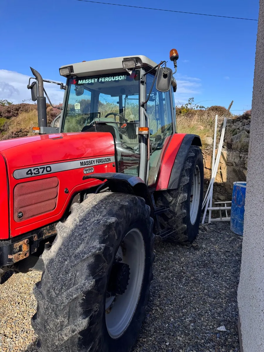 Massey Ferguson 4370 - Image 1