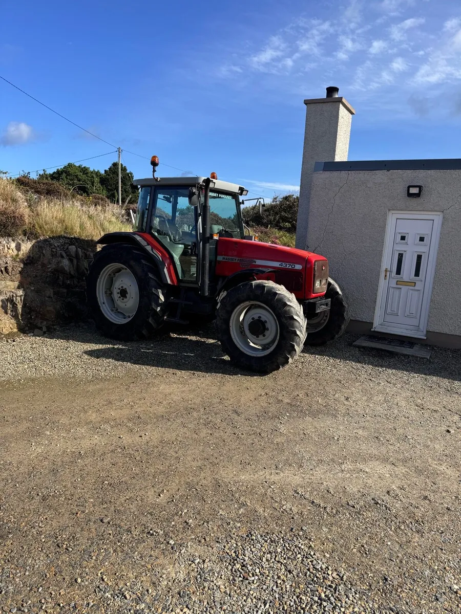 Massey Ferguson 4370 - Image 2