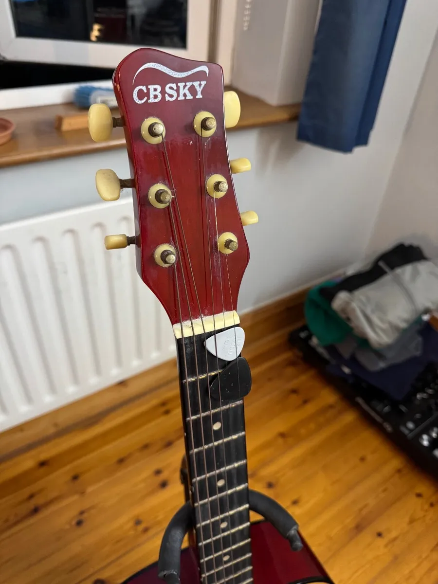 CB Sky Acoustic Guitar (100 cm) – Like New + Picks - Image 3