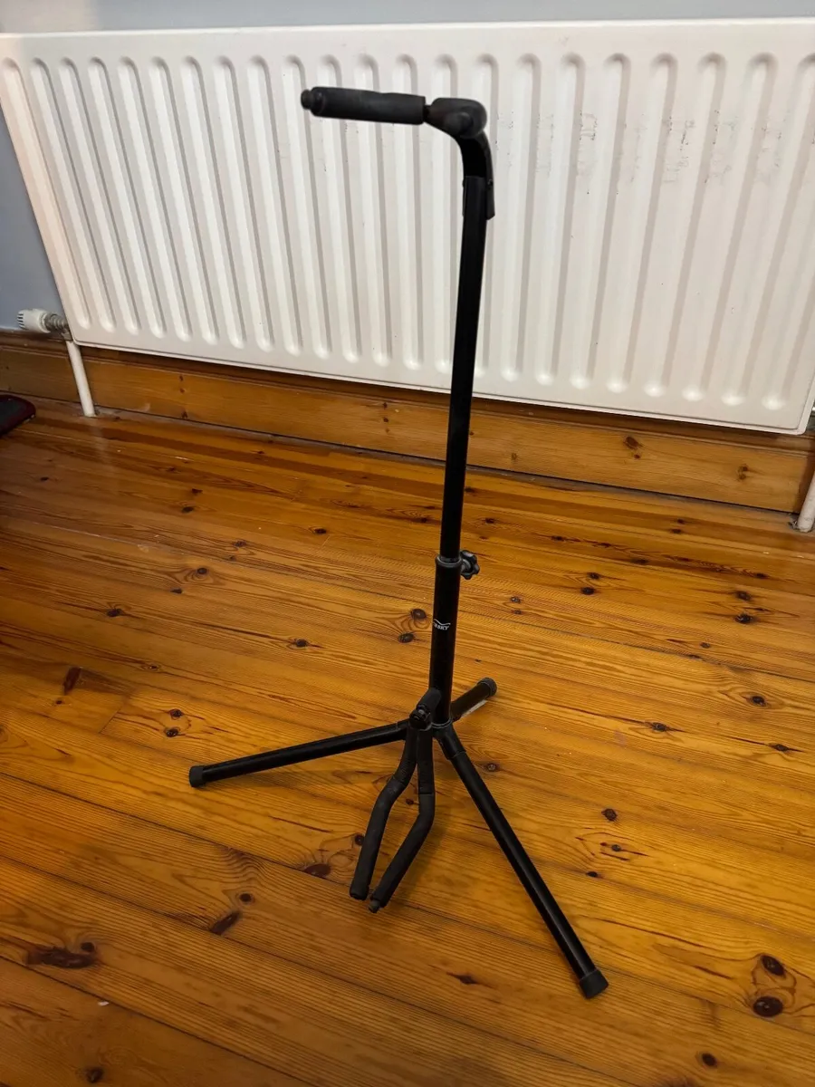 CB Sky Acoustic Guitar (100 cm) – Like New + Picks - Image 4