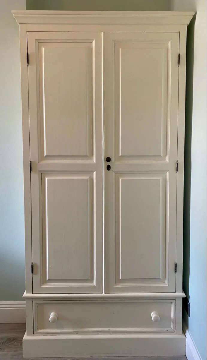 Beautiful Wardrobe, Drawer and Side Locker set. - Image 1