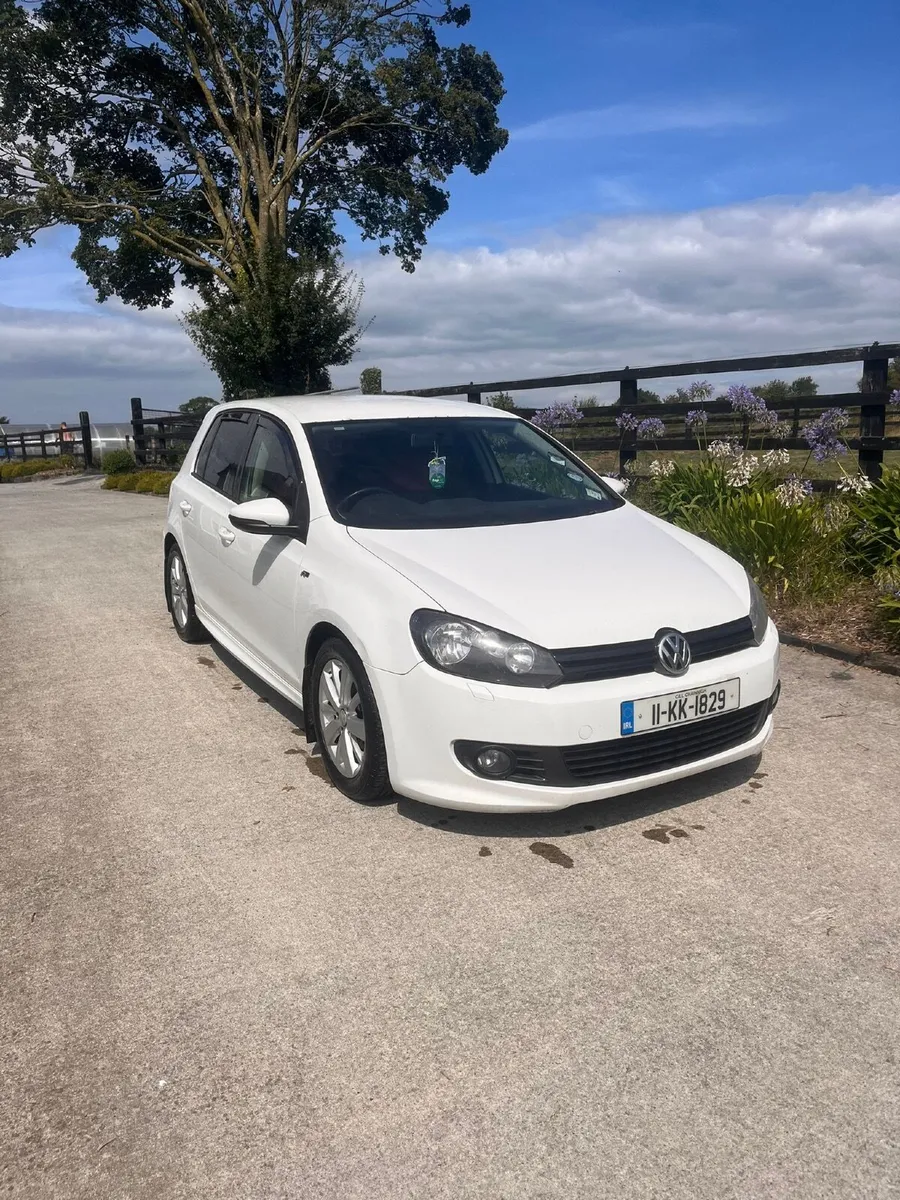 Volkswagen Golf 2011 - Image 2