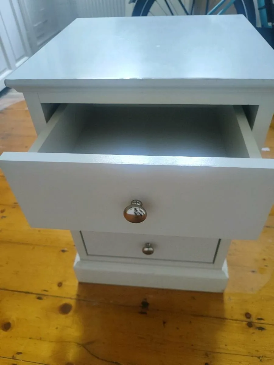 Single bed - Image 1