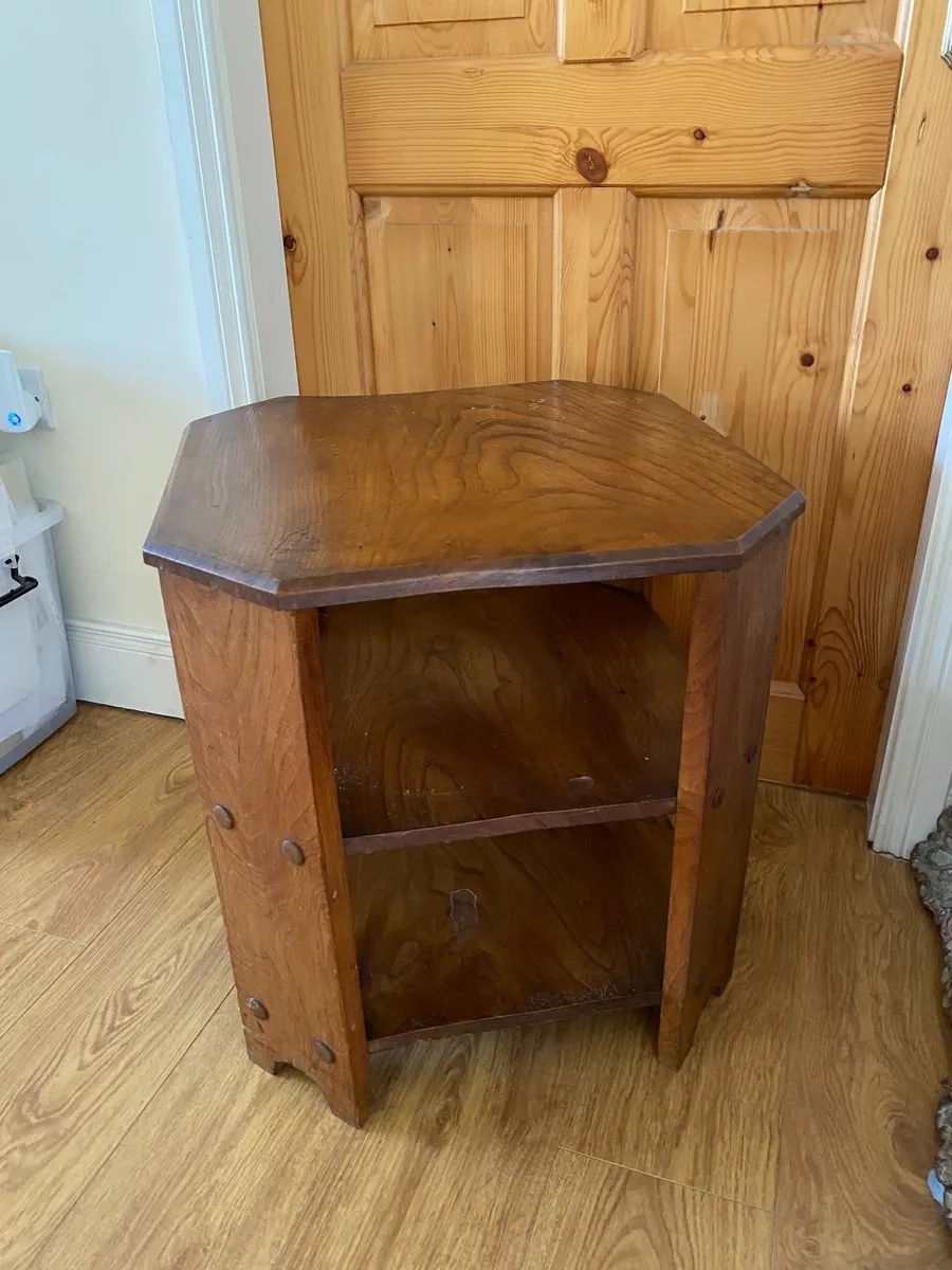 Low octagonal OAK side table possibly by Heals LDN - Image 4