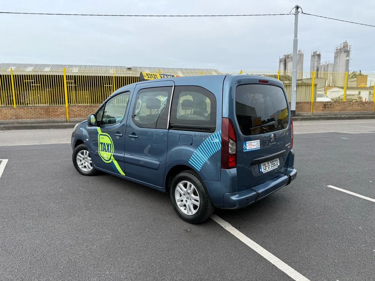 Taxi rent Peugeot Partner 1.6 Diesel Ready to Go - Image 2