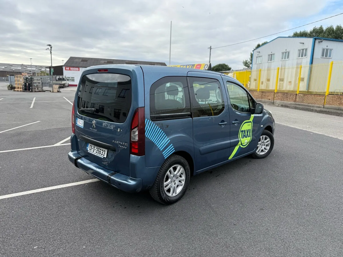 Taxi rent Peugeot Partner 1.6 Diesel Ready to Go - Image 4