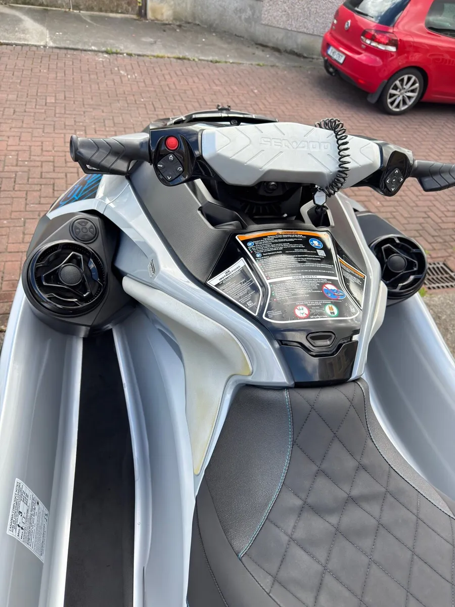 2020 Seadoo GTX Limited (350 Hp) - Image 4