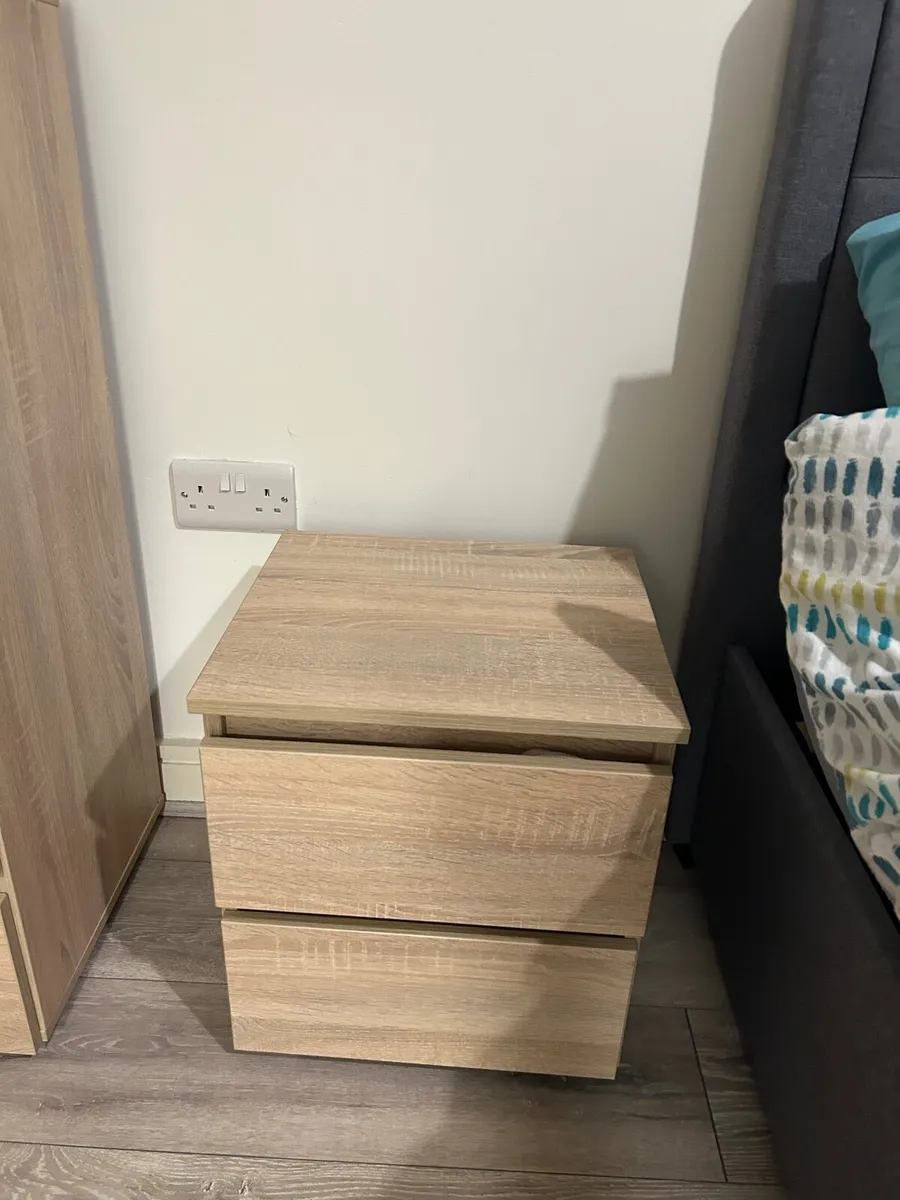 Chester drawers and 2 bed side lockers - Image 2