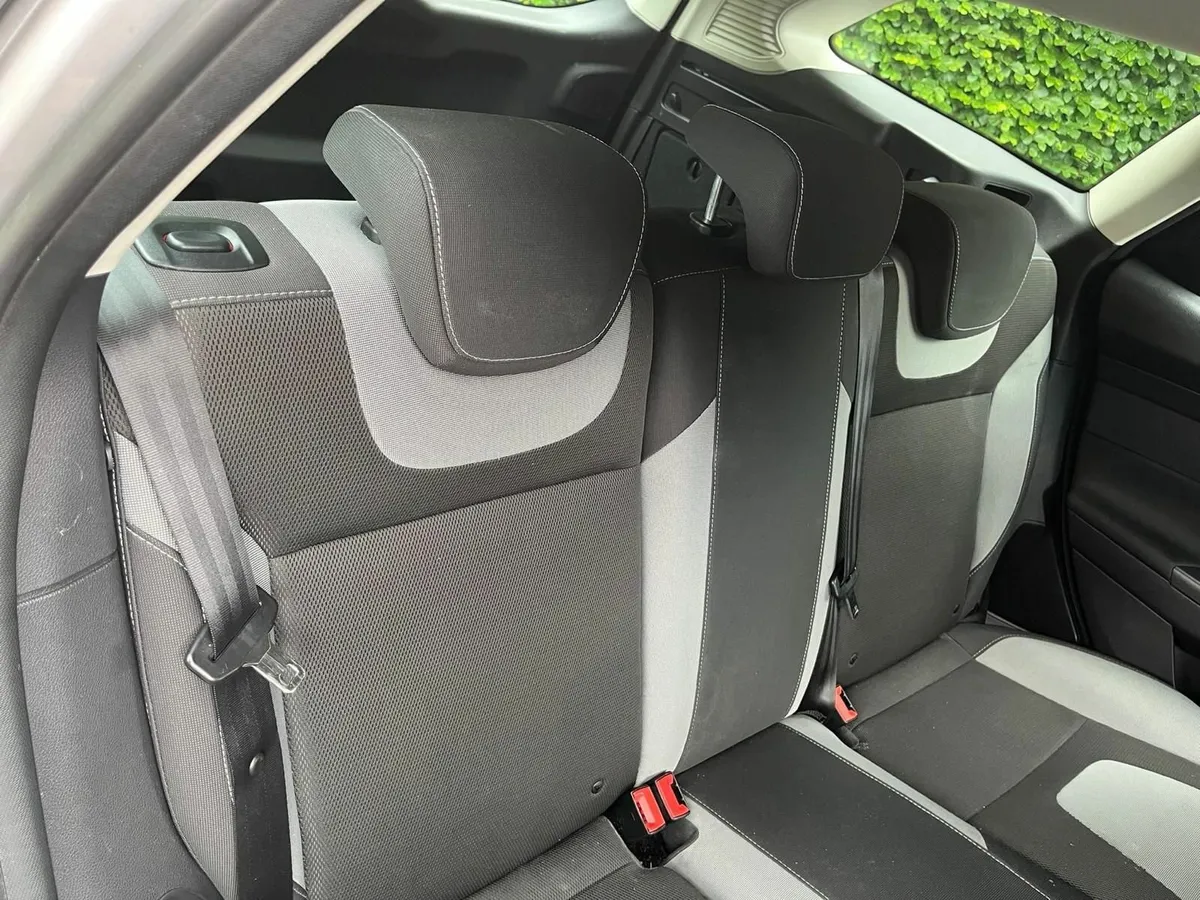 Ford Focus 1.6 Zetec  - NEW NCT - Image 3