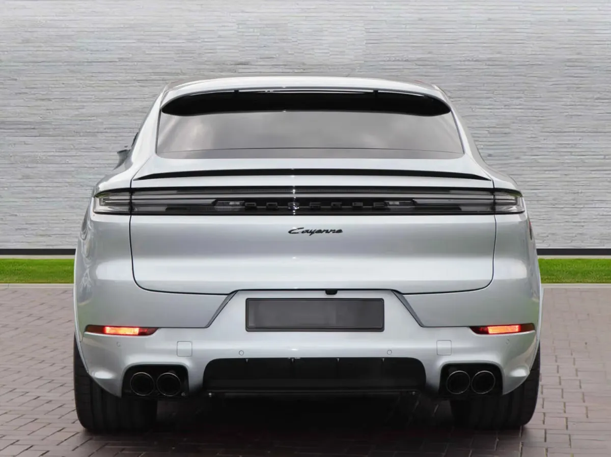 242 Porsche Cayenne E-Hybrid Huge Spec - Image 3
