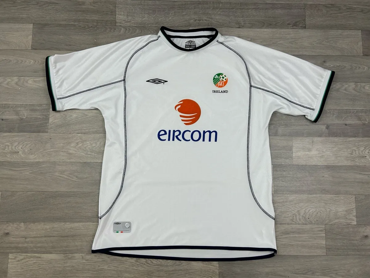 Vintage 2001 Umbro Ireland Away Jersey Mens XL - Image 1