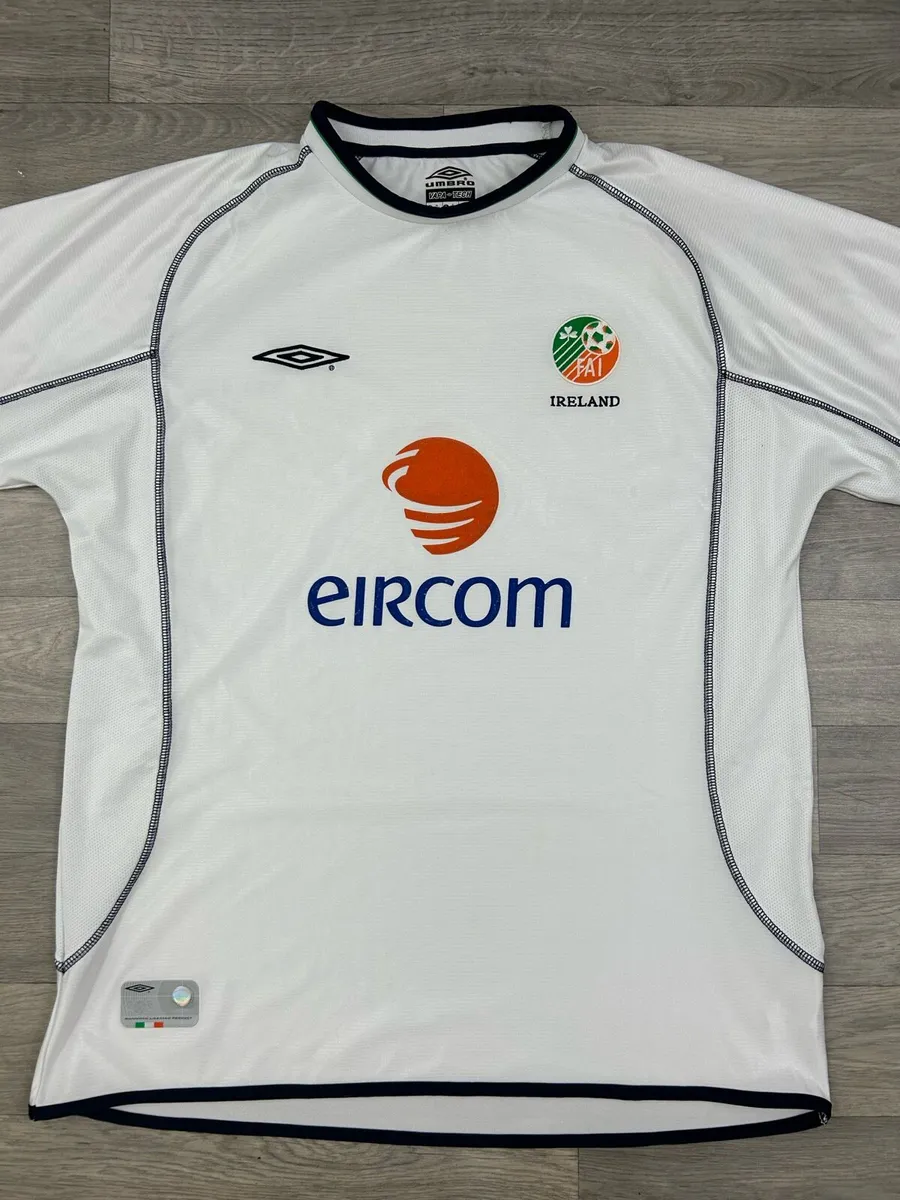 Vintage 2001 Umbro Ireland Away Jersey Mens XL - Image 2