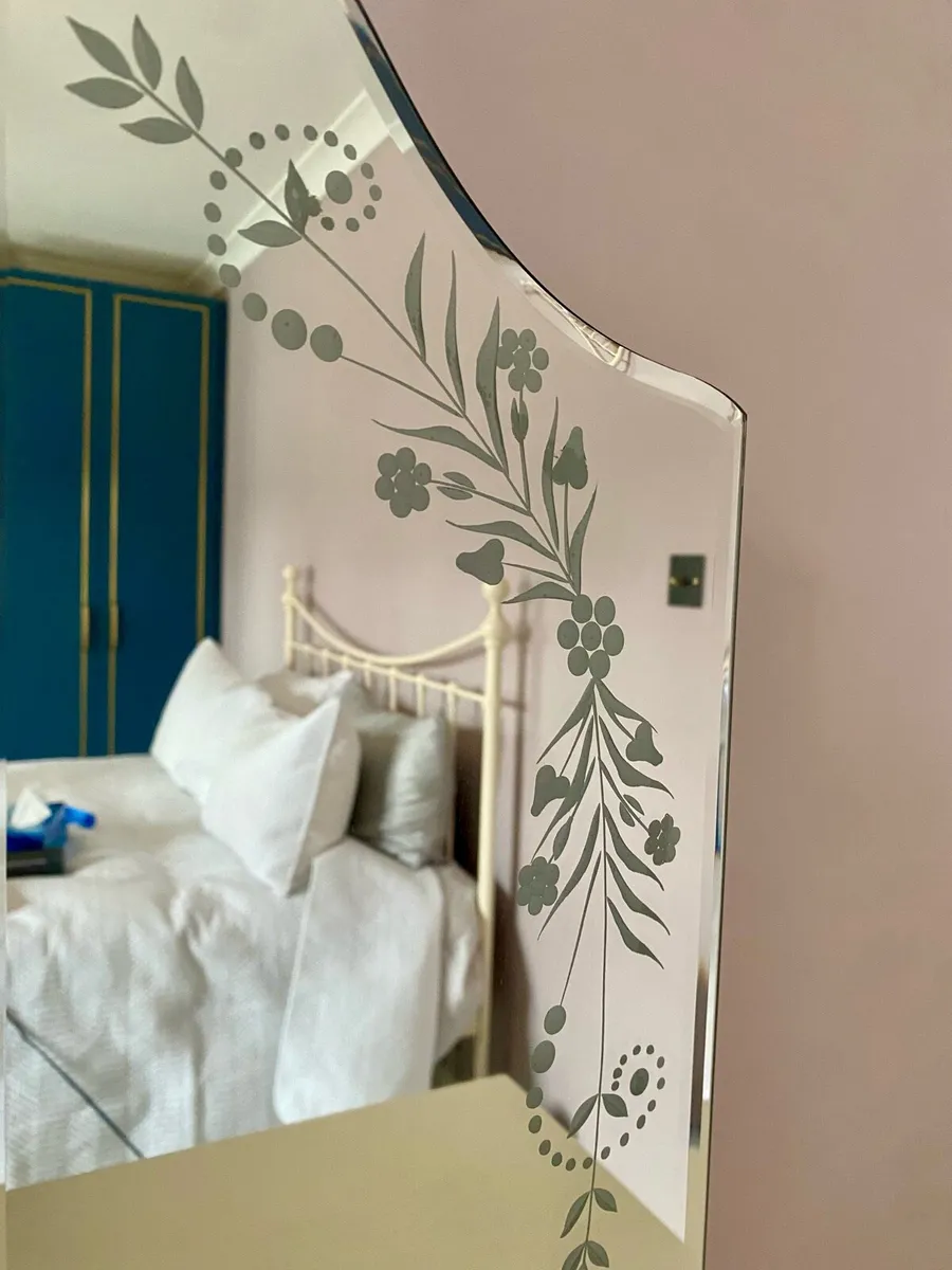 Laura’s Ashley Vanity Mirror - Image 2