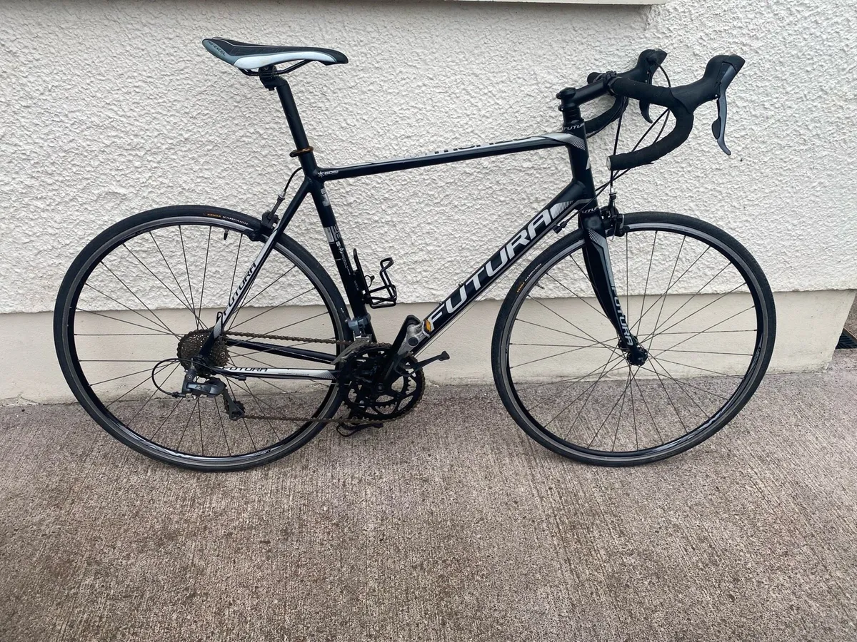 Futura comp Monza 700x25c wheels 22 inch - Image 1