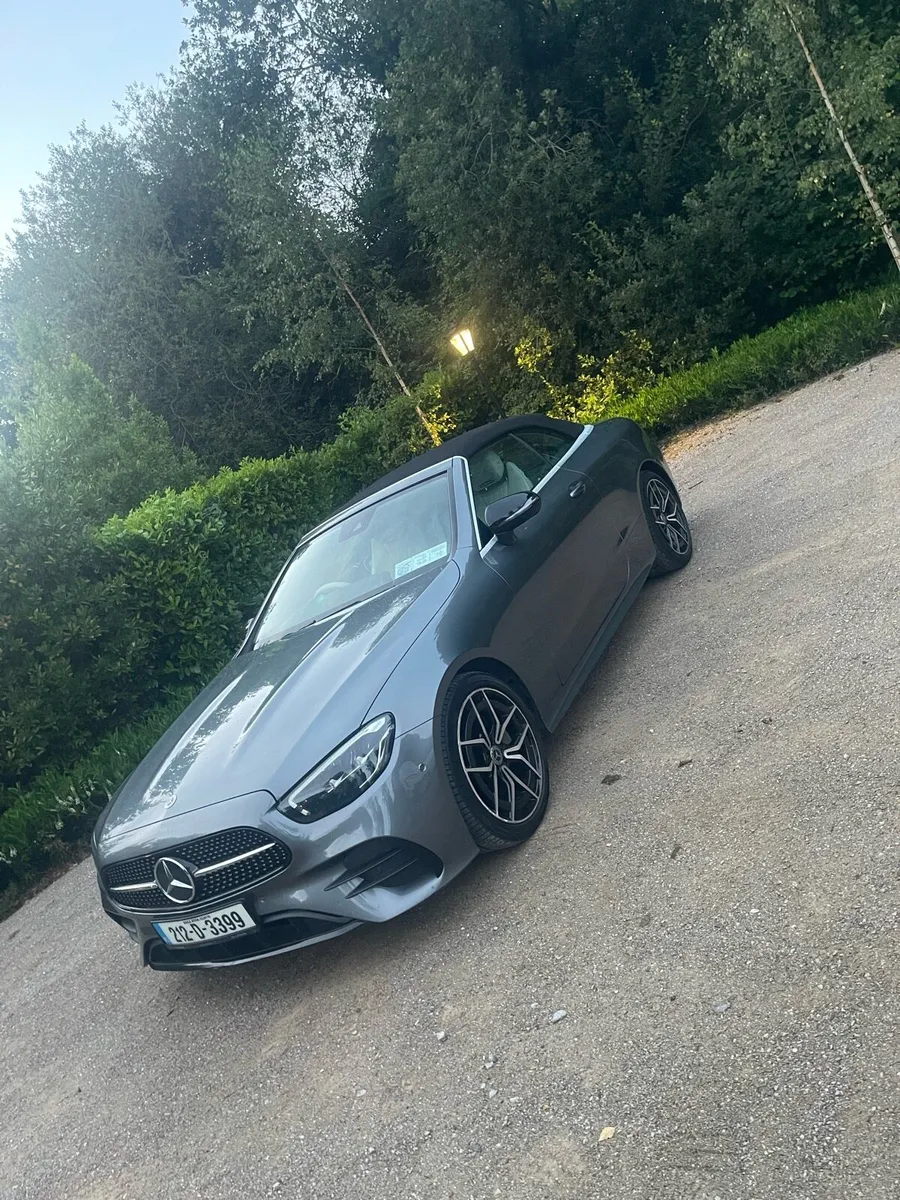 Mercedes-Benz E220d AMG Line Cabriolet - Image 2