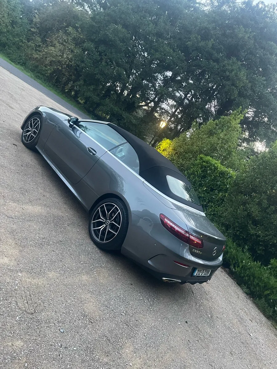 Mercedes-Benz E220d AMG Line Cabriolet - Image 3