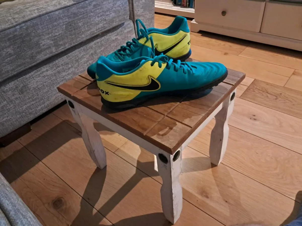Football boots - Image 2